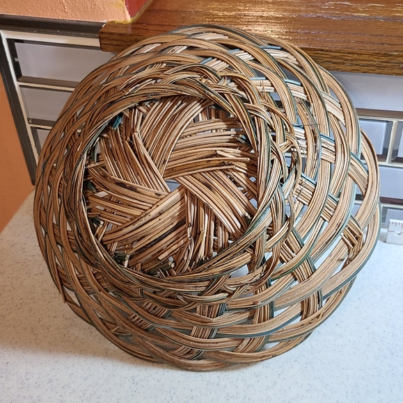Round Wicker Basket 11 Inch Diameter. 3 Inch Tall. - Picture 3 of 13